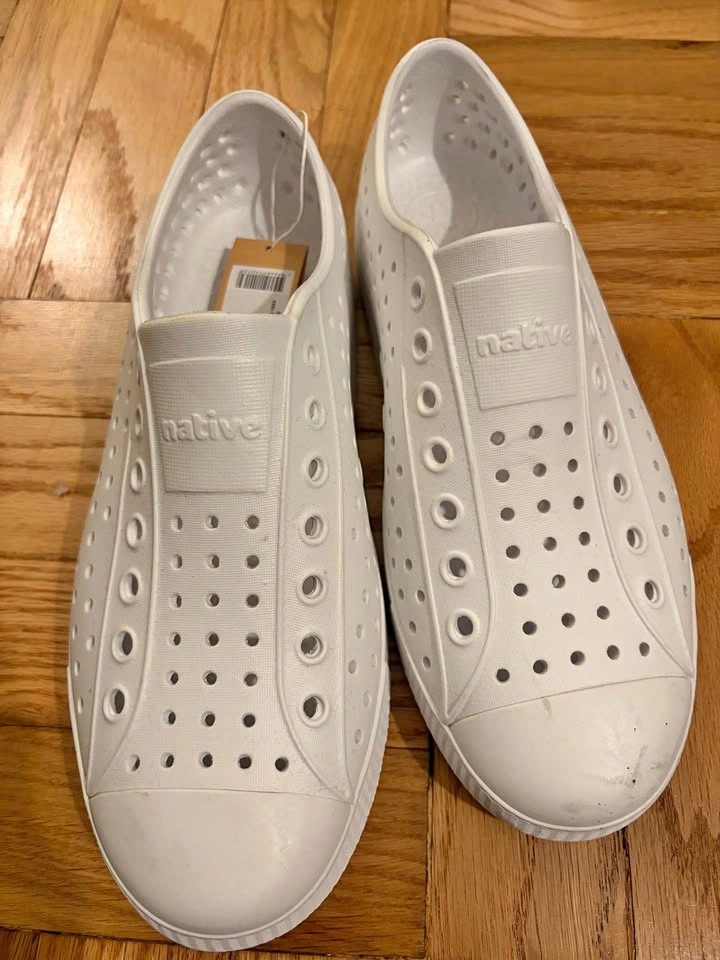 NWT Unisex Native Jefferson Shell White - Men's 7 / Women's 9