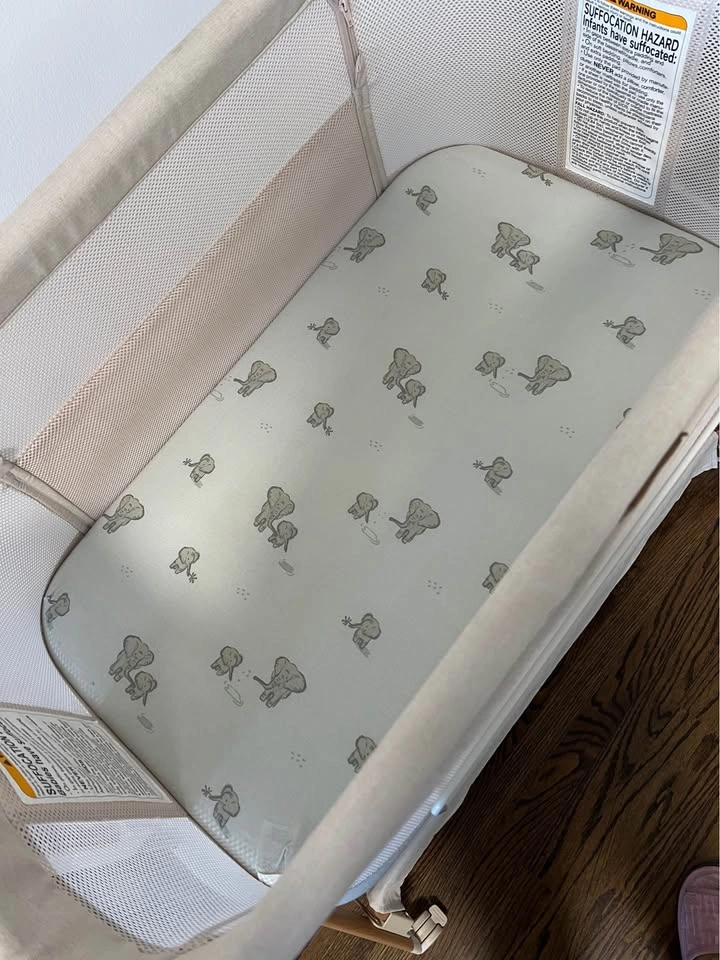 Ezebaby Bassinet – Mattress & Fitted Sheet Included – $70 - photo 3