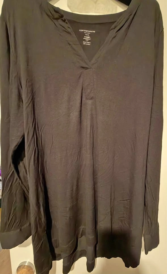 Contemporaine Long Sleeve V-Neck Top