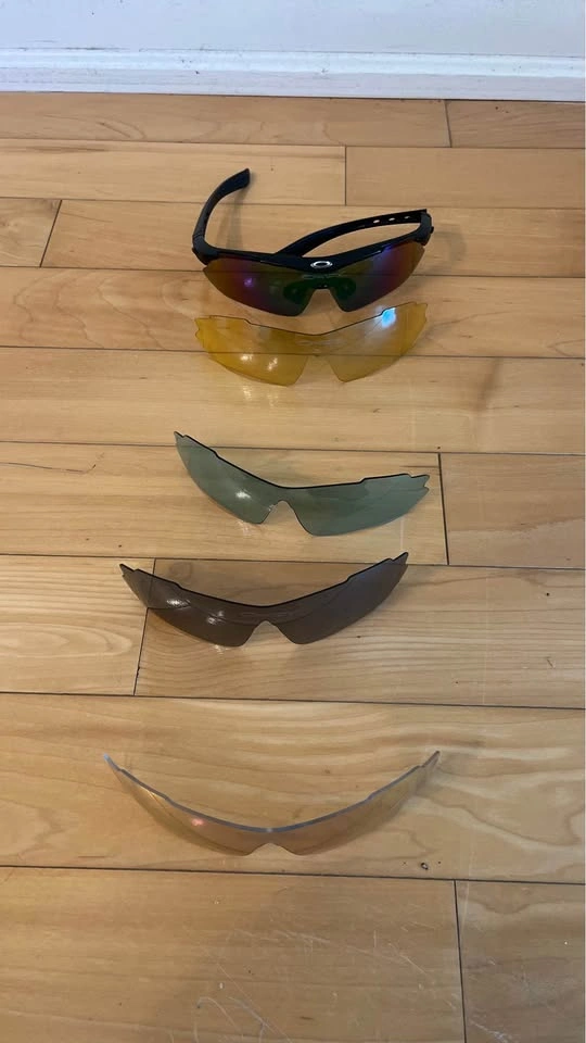 Oakley Sports Sunglasses Set with 5 Lenses - photo 3