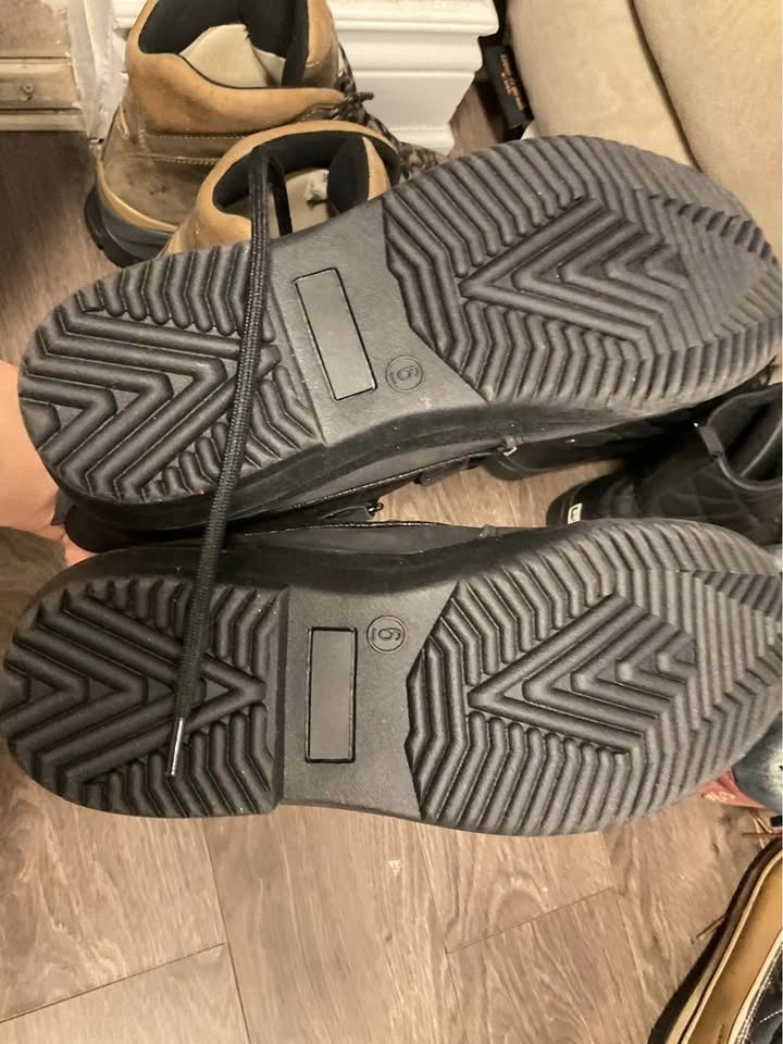 Women winter boot size 6 - photo 3