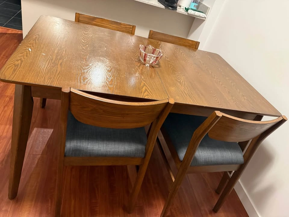 Mid-Century Modern Rubberwood and Mindy Veneer Dining Set - photo 2