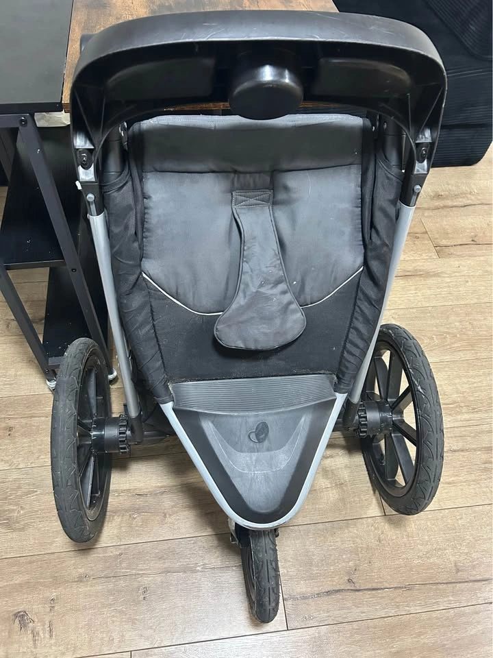 Evenflo Car seat and Jogging Stroller Travel System - photo 2
