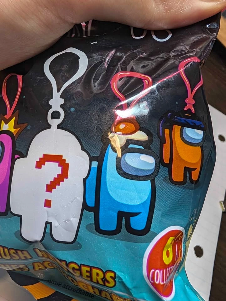 Among Us Plush Hanger Blind Bag #1 - photo 4