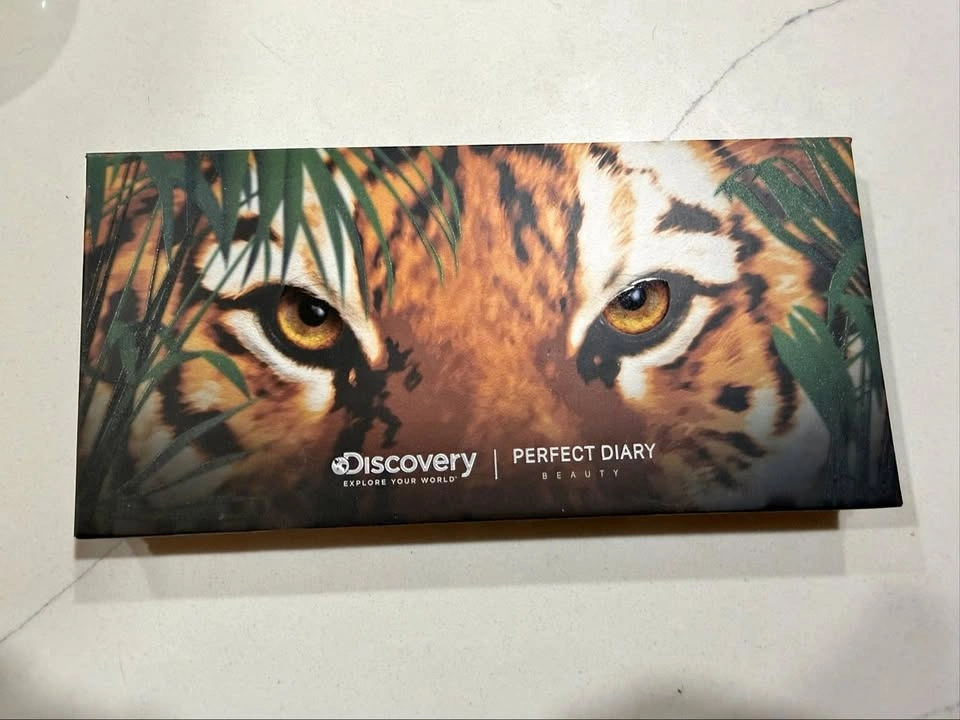 Perfect Diary Discovery eyeshadow palette (new)