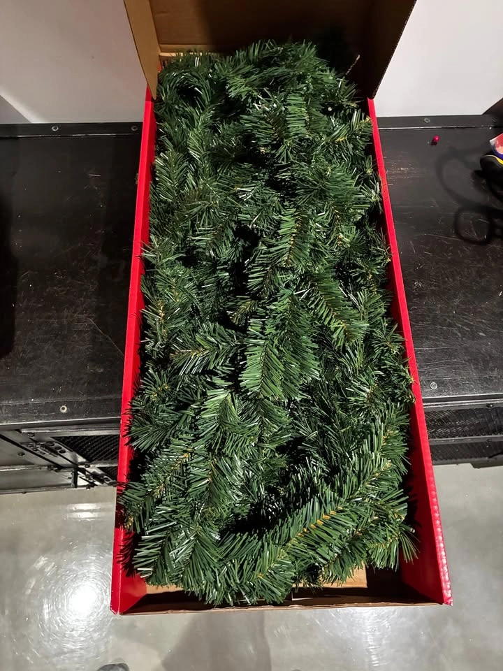 New - Holiday Time 197" (16'+) Prelit Christmas Garland - photo 5