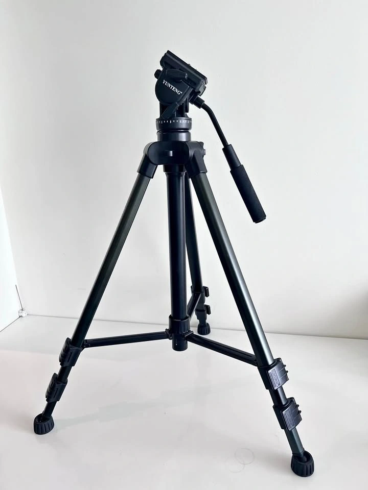 *Brand New* Yunteng Portable Aluminum Alloy Cam Tripod, VCT-880