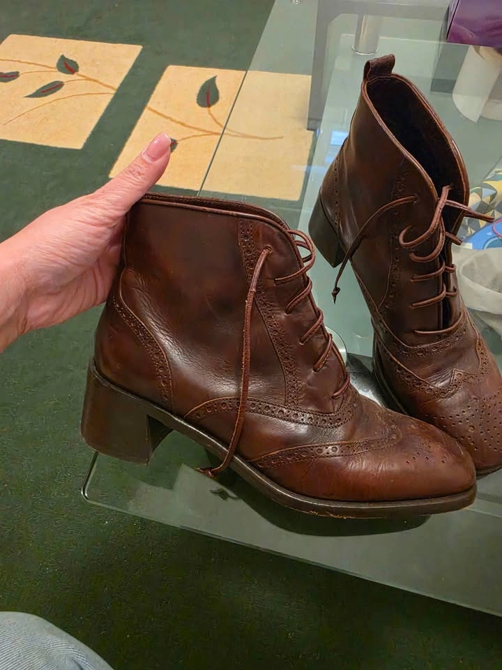 Leather Wingtip Brogue Ankle Boots women 7.5 size - photo 2