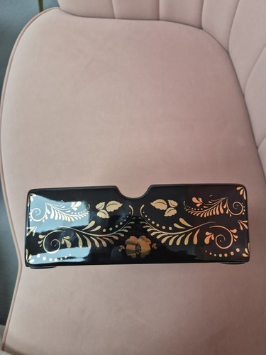 Black Ash Tray With Gold Designs - photo 2