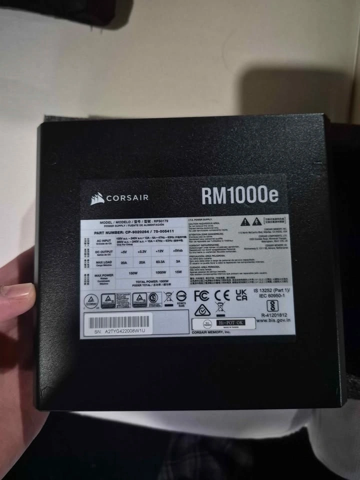 Corsair RM1000e Power Supply - photo 3