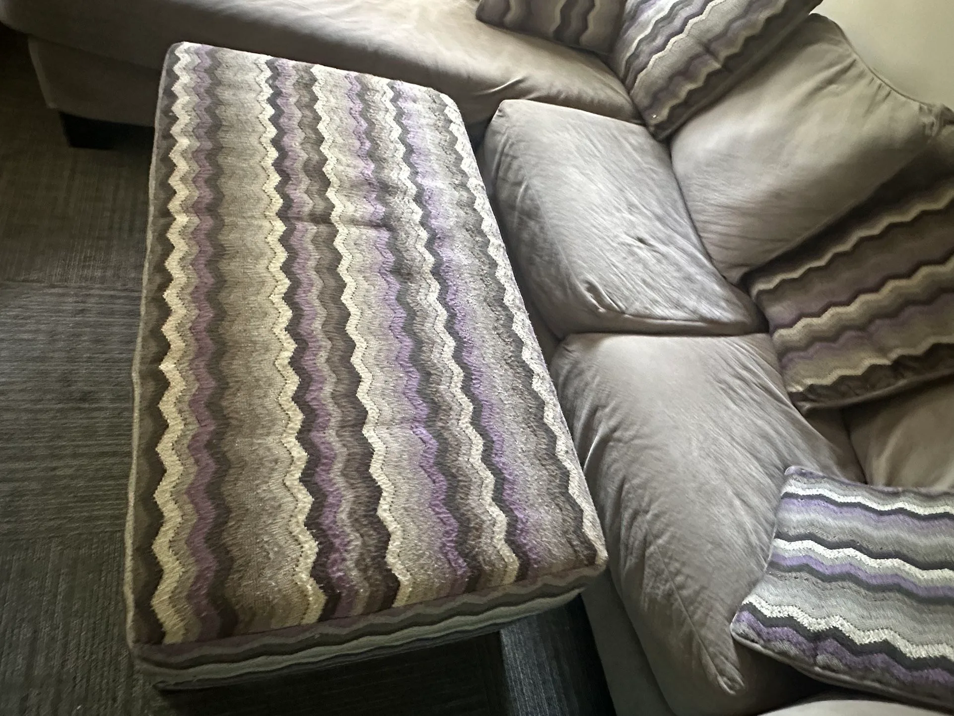 Grey Corner Sectional Sofa with Matching Ottoman image indicator(5)