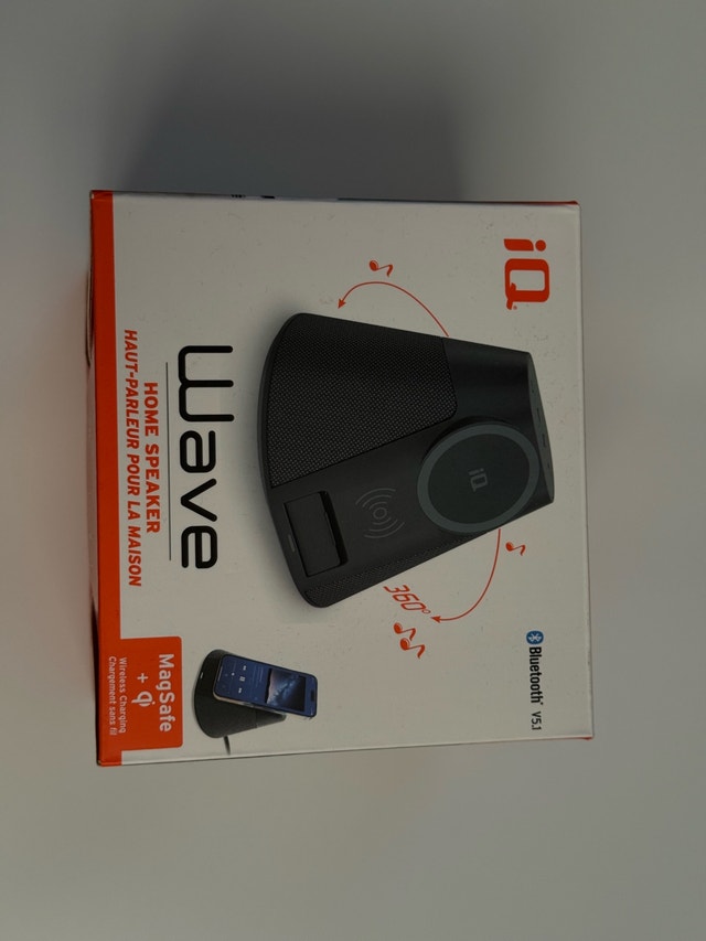 Bluetooth speaker/ wireless phone charger
