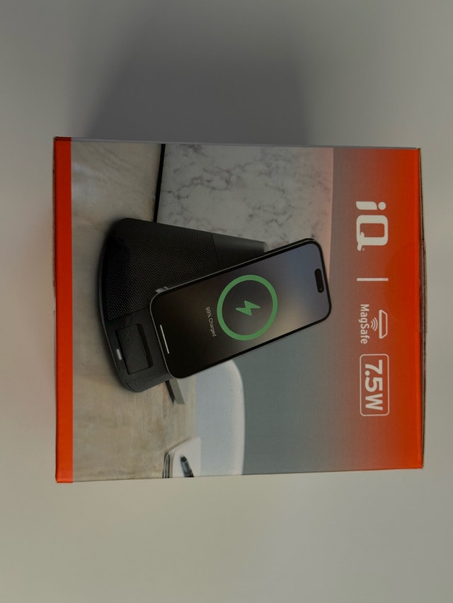 Bluetooth speaker/ wireless phone charger - photo 3