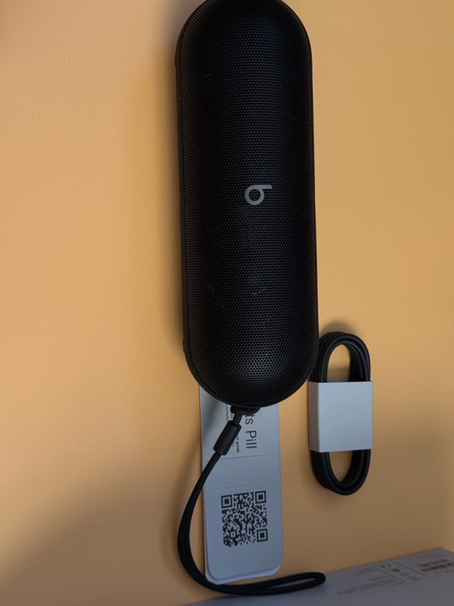 Beats Pill Bluetooth speaker - photo 3