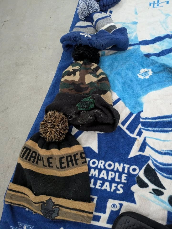 Leafs bundle, take it all for listed price - photo 3