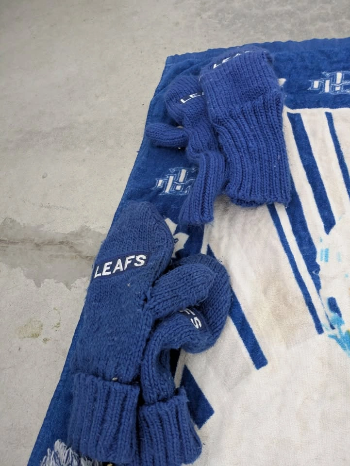 Leafs bundle, take it all for listed price - photo 5