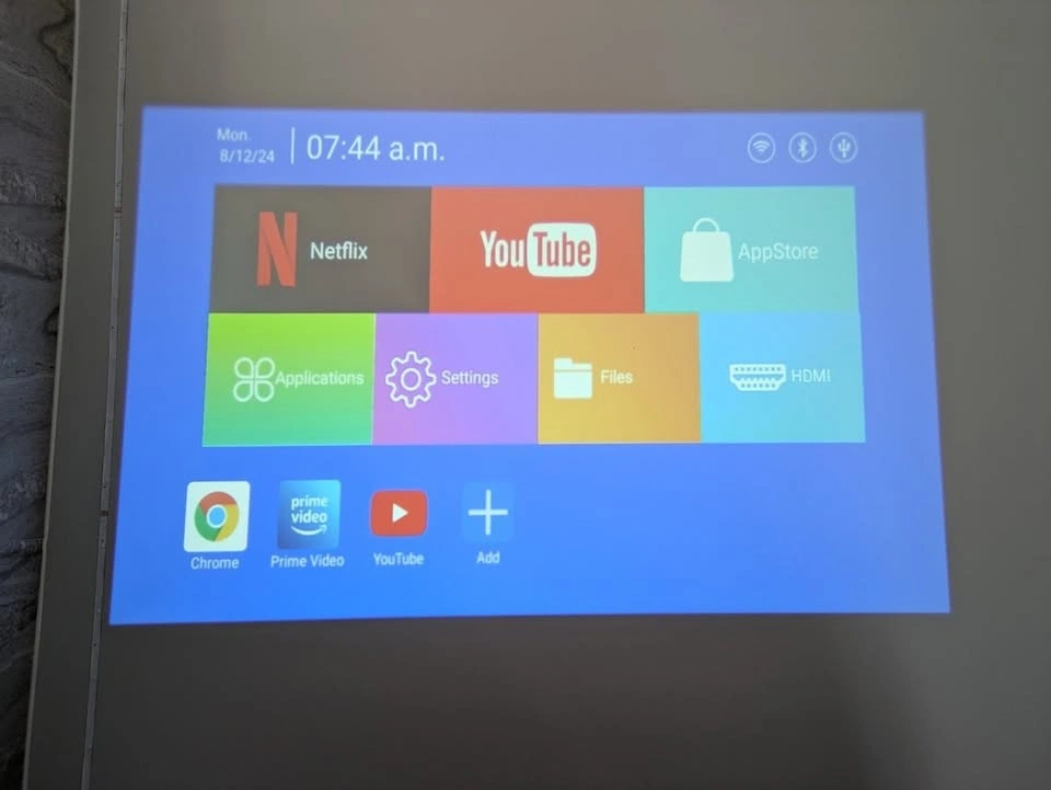 Brand new screen projector - photo 2