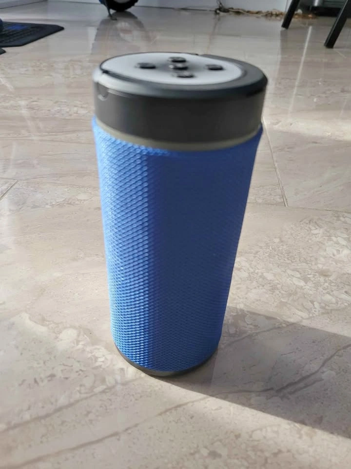 Portable bluetooth speaker