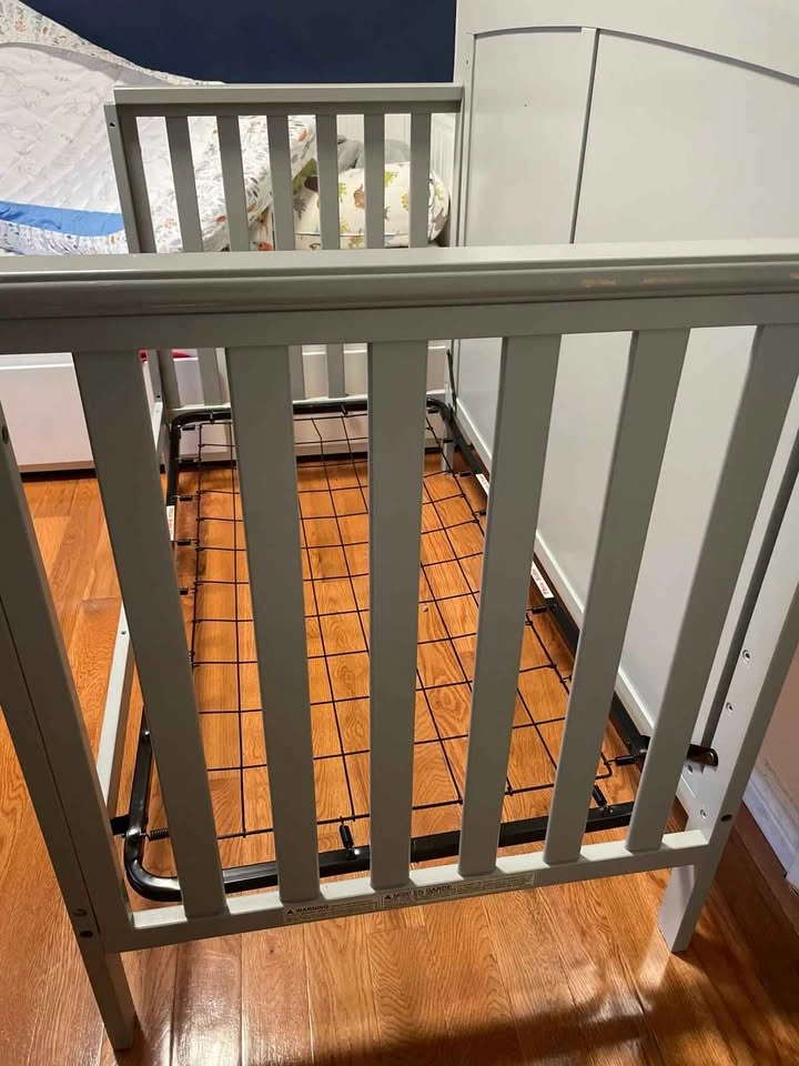 Graco Benton 4-in-1 Convertible Crib - photo 5