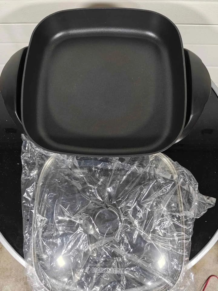 BLACK and DECKER Electric Skillet - photo 2