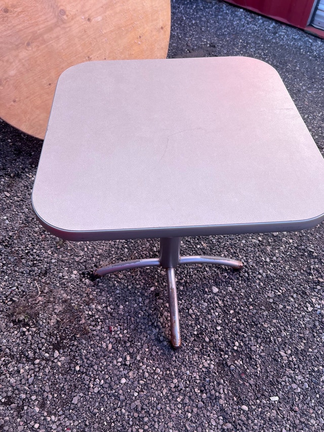 Grey pedestal tables - photo 3