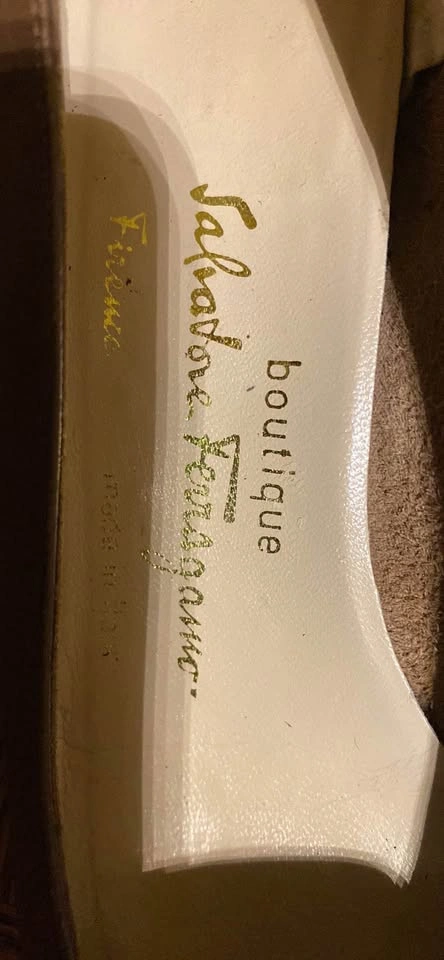 Salvatore Ferragamo pumps, round toe, chunky heel, size 7.5 - photo 3