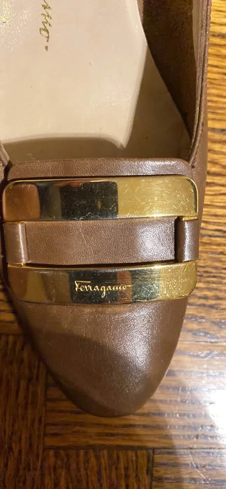 Salvatore Ferragamo pumps, round toe, chunky heel, size 7.5 - photo 5