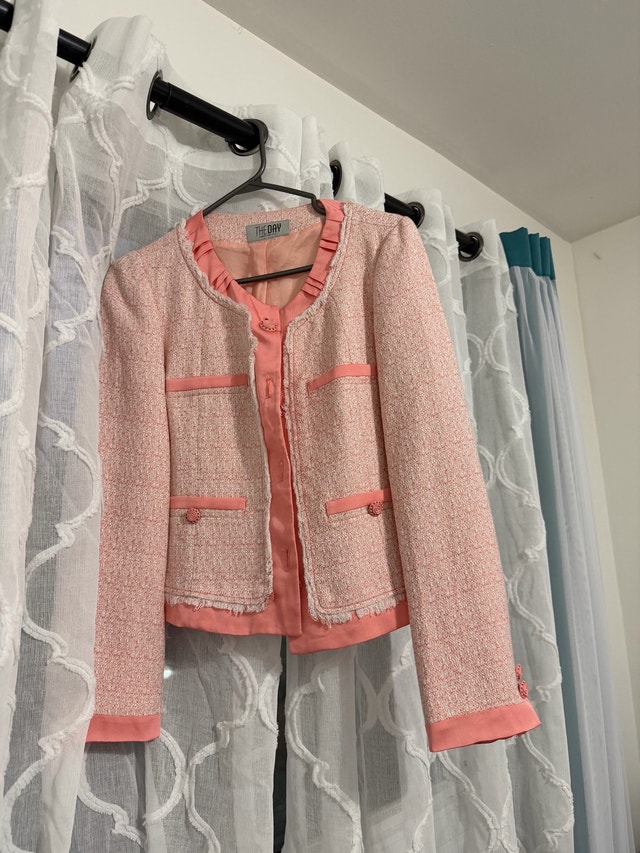 4 PCS Women’s Assorted Jackets and Blazers - photo 4