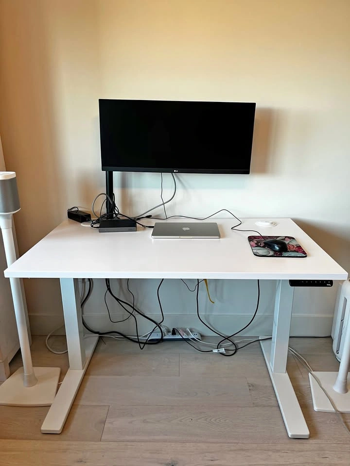 Jarvis model Fully standing desk 46” x 27” white laminate