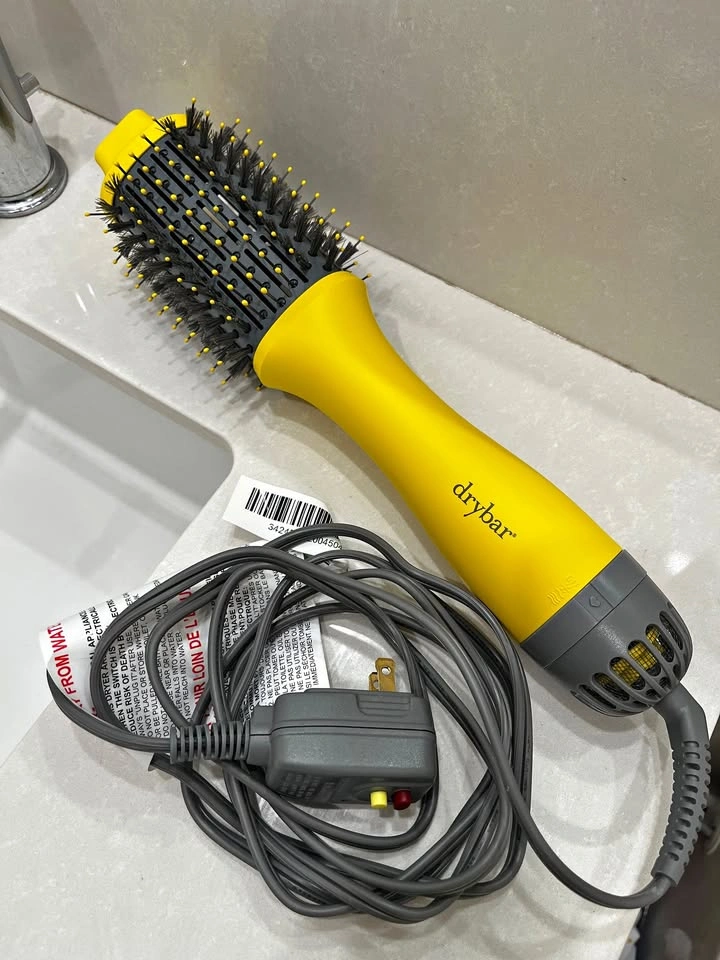 Drybar the Double Shot blowdry brush