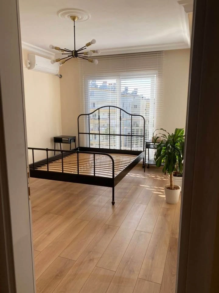 Bed frame - photo 2