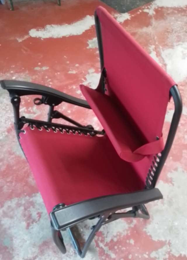 Indoor/Outdoor Portable Folding Lounge Chair - photo 2