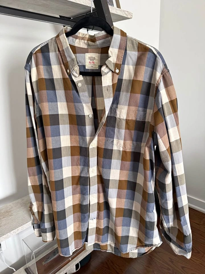GAP Men’s Plaid Shirt – XL – $55
