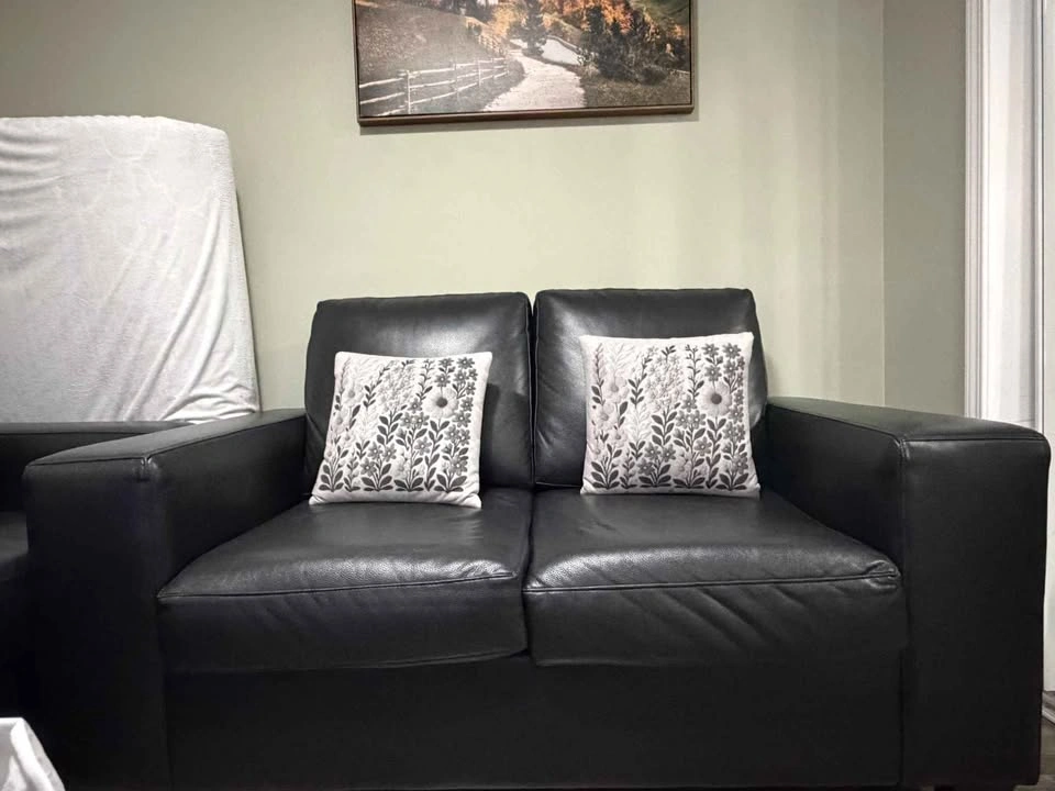 Black Loveseat set - photo 2