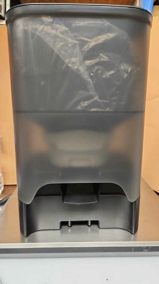 Automatic Pet Feeder - photo 4