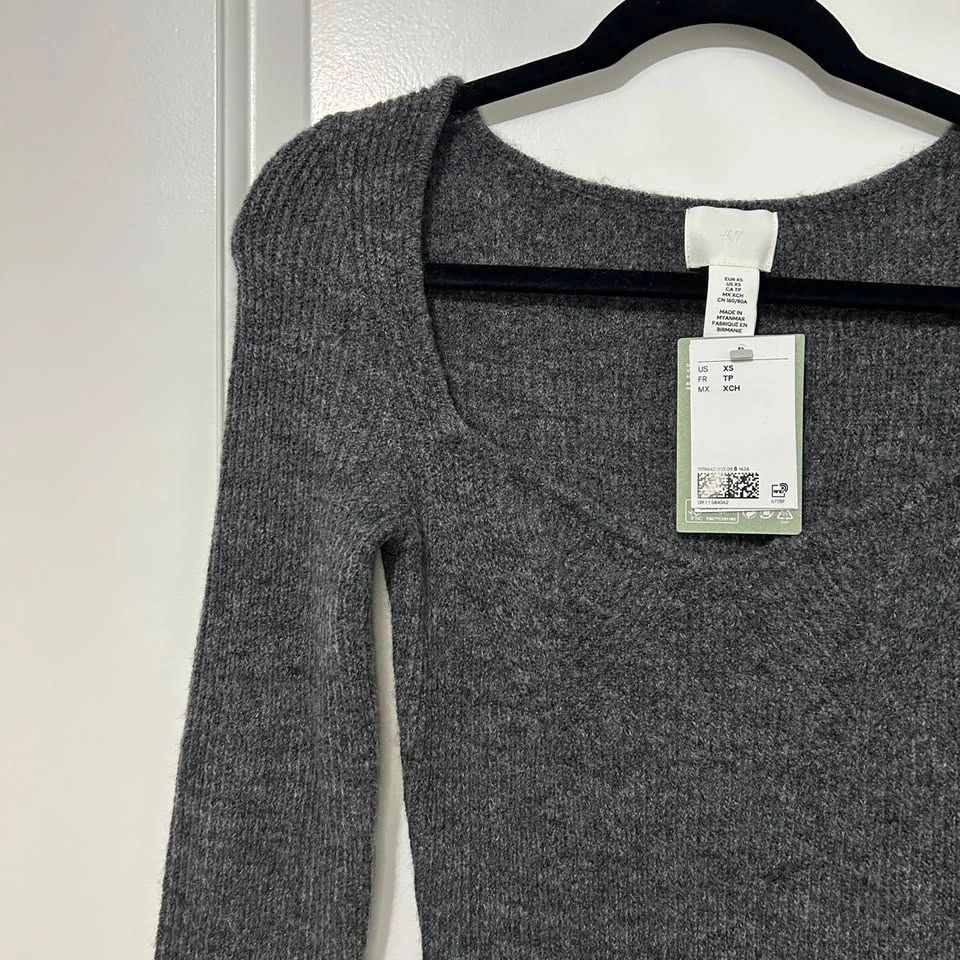 H&M Grey Knit Sweater Dress – Long Sleeve, Size XS - photo 4