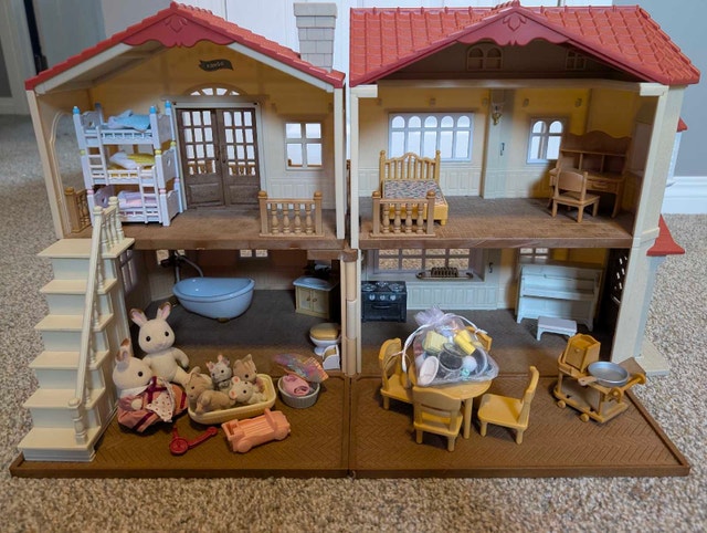 Calico Critters/Sylvanian Families House & Accessories