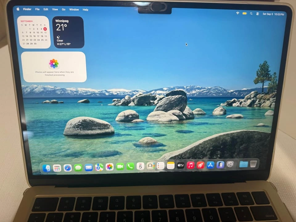 MacBook Air M2 (Starlight) – Like New in Box - photo 3