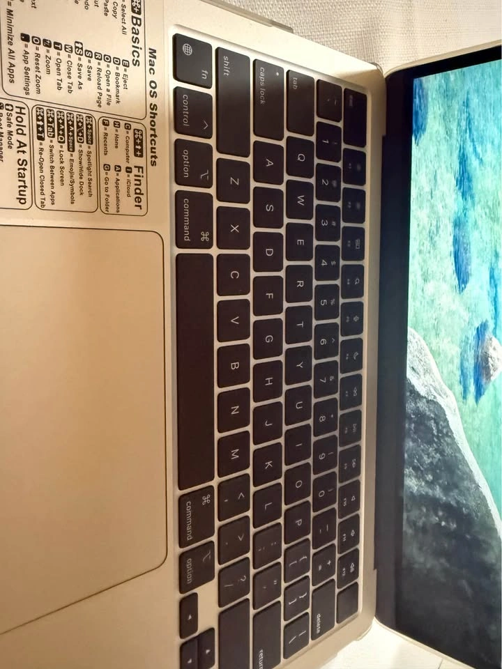 MacBook Air M2 (Starlight) – Like New in Box - photo 5