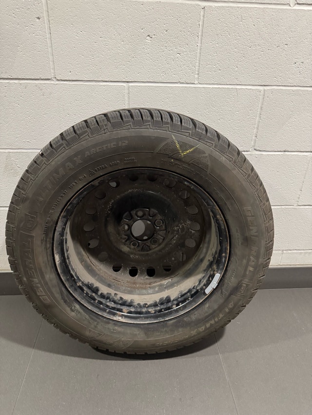 235/35 R 17 M&S Winter Tire on Rim - photo 3