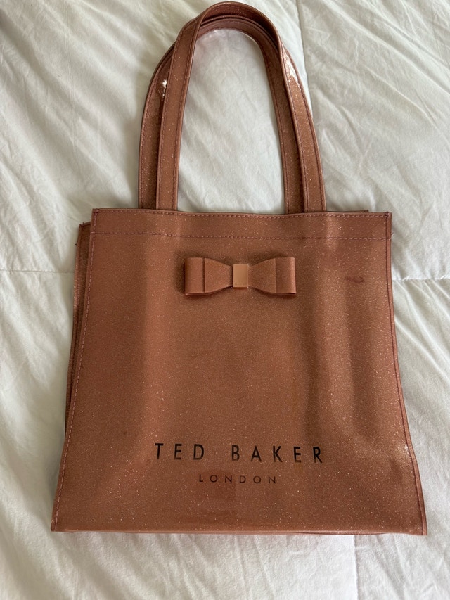 All 7 designer Bags for $80!! Or Will Trade !! - photo 2
