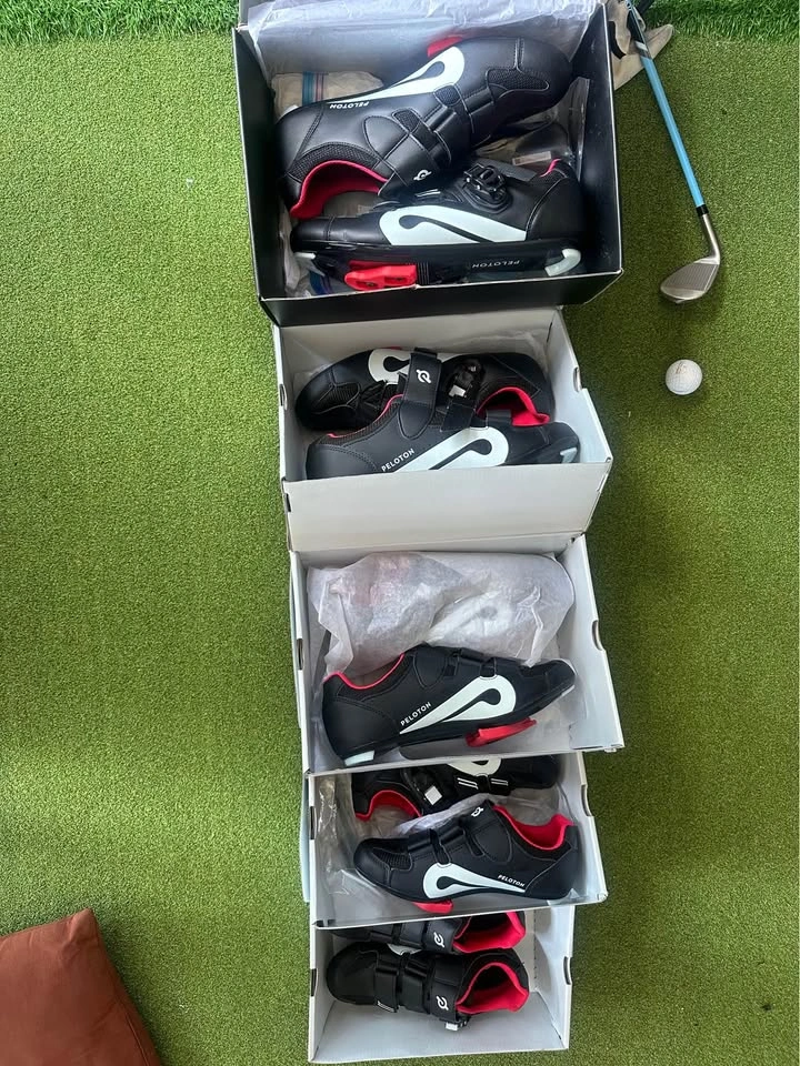 Peloton (w 5 Pairs of Shoes / Swivel Screen) - photo 4