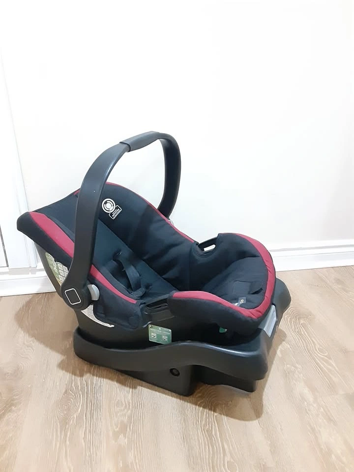 Infant Car Seat - Safety 1st Click Connect Red/Black - photo 2
