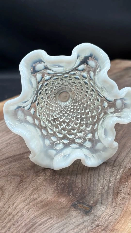 Vintage Fenton French Opalescent Hobnail Ruffled Vase - photo 3