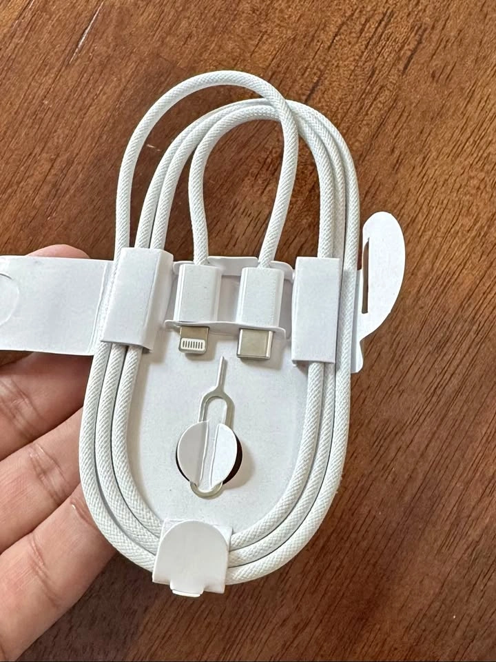 Braided Charging Cable Lightning & USB-C with SIM Tool - NEW