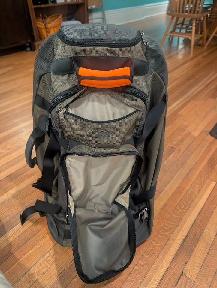 Vintage MEC Rolling Backpack Duffle Bag – Wheeled Travel Luggage - photo 4