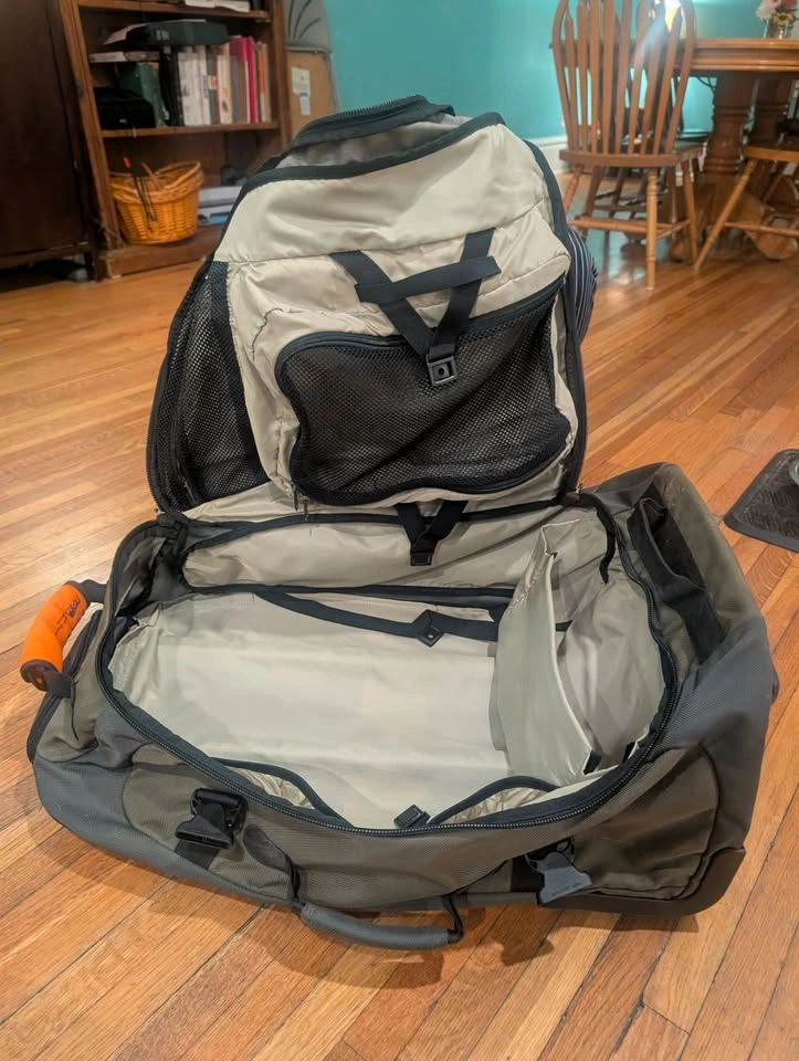 Vintage MEC Rolling Backpack Duffle Bag – Wheeled Travel Luggage - photo 5