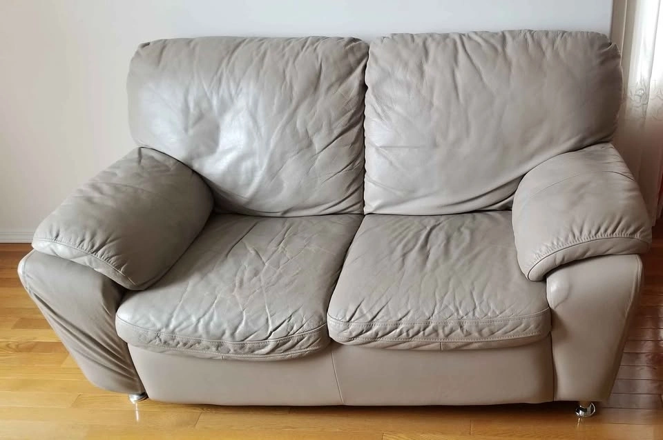 Used Leather Sofa and Loveseat Set - photo 4