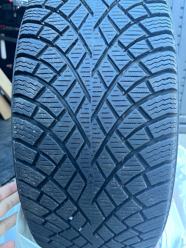 Nokian Hakkapeliitta R5 SUV Winter Tires – 235/65R18