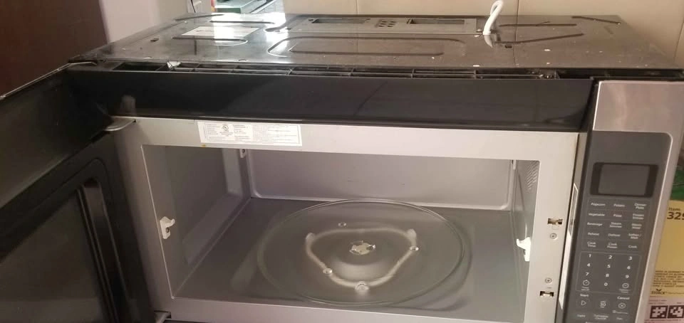 Whirlpool Over-the-Range Microwave – Display Not Working - photo 2